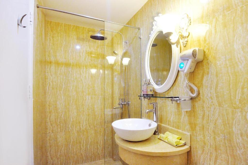 Adela Hotel Ho Chi Minh City Bagian luar foto